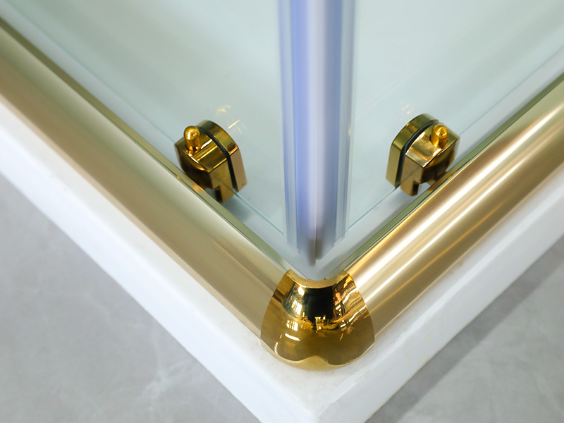 Kepungan Pancuran Mandi Gelongsor SQUARE, Kaca Terbaja Jelas Dengan Cetakan, Profil Aluminium Emas, Pemegang Dua Lubang, Dengan Dulang Kepungan Pancuran Mandi Gelongsor SQUARE, Kaca Terbaja Jelas Dengan Cetakan, Profil Aluminium Emas, Pemegang Dua Lubang, Dengan Dulang