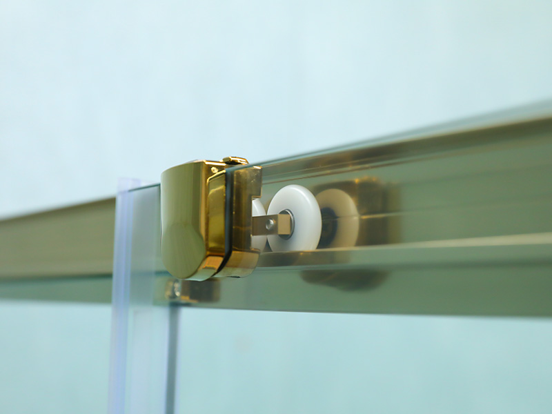 Kepungan Pancuran Mandi Gelongsor SQUARE, Kaca Terbaja Jelas Dengan Cetakan, Profil Aluminium Emas, Pemegang Dua Lubang, Dengan Dulang Kepungan Pancuran Mandi Gelongsor SQUARE, Kaca Terbaja Jelas Dengan Cetakan, Profil Aluminium Emas, Pemegang Dua Lubang, Dengan Dulang