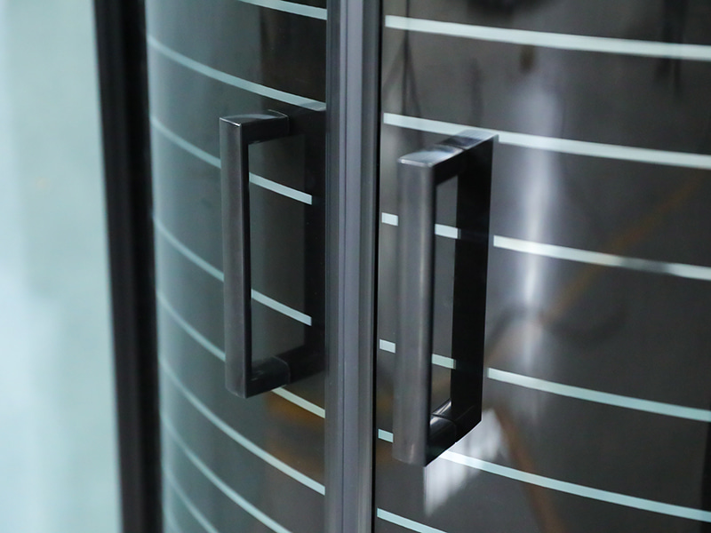 Penutupan Pancuran Mandian Kaca Terbaja SE Bingkai Aluminium Hitam Penutupan Pancuran Mandian Kaca Terbaja SE Bingkai Aluminium Hitam