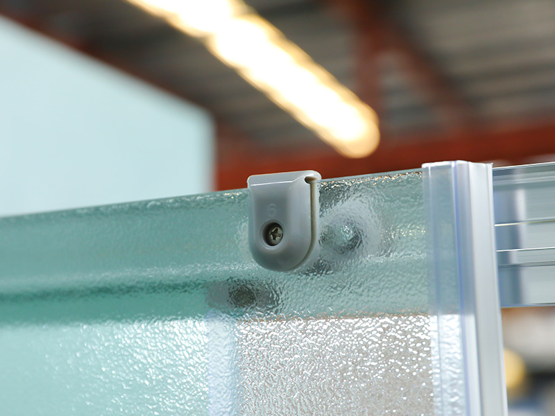 Kandang Pancuran Mandi Gelongsor RE, Kaca Terbaja Matt, Profil Aluminium Chrome, Pemegang Dua Lubang, Dengan Dulang Kandang Pancuran Mandi Gelongsor RE, Kaca Terbaja Matt, Profil Aluminium Chrome, Pemegang Dua Lubang, Dengan Dulang