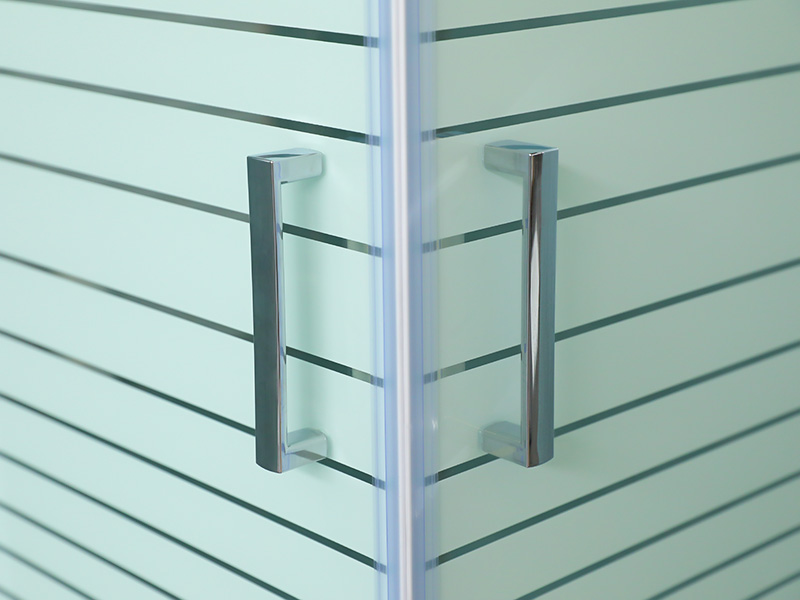 Kepungan Pancuran Mandi Gelongsor SQUARE, Kaca Terbaja Jelas Dengan Cetakan, Profil Aluminium Putih, Pemegang Berlubang Dua, Dengan Dulang Kepungan Pancuran Mandi Gelongsor SQUARE, Kaca Terbaja Jelas Dengan Cetakan, Profil Aluminium Putih, Pemegang Berlubang Dua, Dengan Dulang