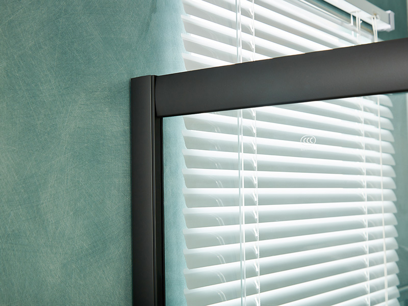 Kandang Pancuran Mandi Gelongsor SQ, Kaca Terbaja Jelas, Profil Aluminium Hitam, Pemegang Dua Lubang, Dengan Dulang Kandang Pancuran Mandi Gelongsor SQ, Kaca Terbaja Jelas, Profil Aluminium Hitam, Pemegang Dua Lubang, Dengan Dulang